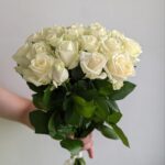 Розы белые 21шт 50 см
