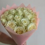 Белые розы 21шт 50см