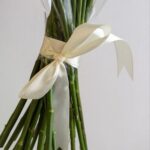Розы белые 31шт 50см