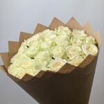 Розы белые 31шт 50см Аваланж