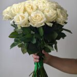 Розы белые 41шт 50см