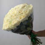 Белые розы 51шт 60см
