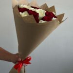 Микс красных и белых Роз 21шт 50см