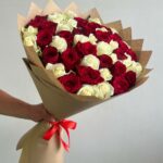 Розы красные и белые Микс 51шт 50см