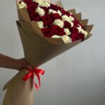 Розы красные и белые Микс 51шт 50см