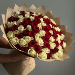Красные и белые розы