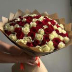 Красные и белые розы