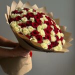 Красные и белые розы