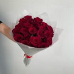 Букет из 21 красной розы 60см
