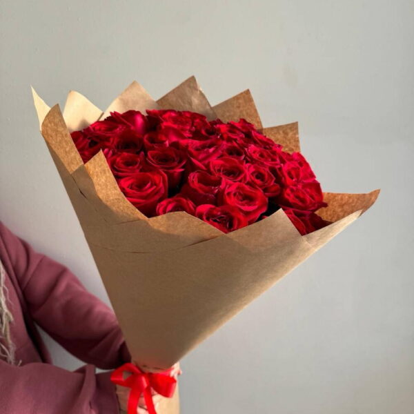 Красные розы 31шт