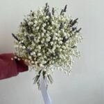 Свадебный букет из гипсофилы и лаванды