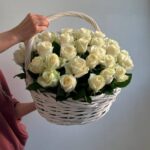 Корзина из 51 белой розы
