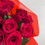 Букет из 21 красной розы 70см