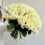 101 белая роза 50см