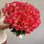 Монобукет из 101 розы джумилия 50см