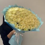 101 белой розы 60см