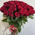51 роза красная
