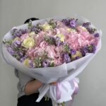 Гортензия, розы, маттиола