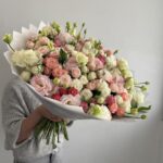Кустовые розы, эустома