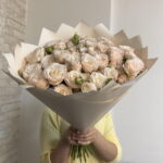 Кустовые розы бомбастик 50 см