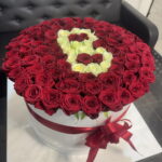 Коробка из 101 розы с Вашей буквой