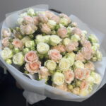 Нежные кустовые розы микс ️