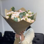 Кустовые розы бомбастик с эвкалиптом 😍