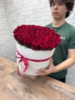 51 Роза в белой шляпной коробке — изображение 3