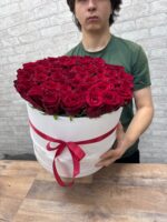 51 Роза в белой шляпной коробке — изображение 4