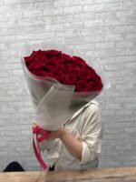 19 красных роз 🌹 с ароматом 🥰
