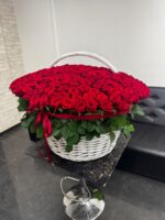 301 Роза 🌹 в корзине 😍