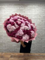 Большой букет гортензий и кустовых роз 😍😍😍 — изображение 2