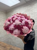 Большой букет гортензий и кустовых роз 😍😍😍 — изображение 4