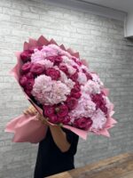 Большой букет гортензий и кустовых роз 😍😍😍 — изображение 6