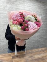 Гортензия и кустовые розы 🥰 — изображение 5