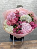 Гортензия и кустовые розы 🥰 — изображение 4