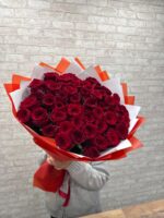 51 красная роза 60 см 🥰 — изображение 5